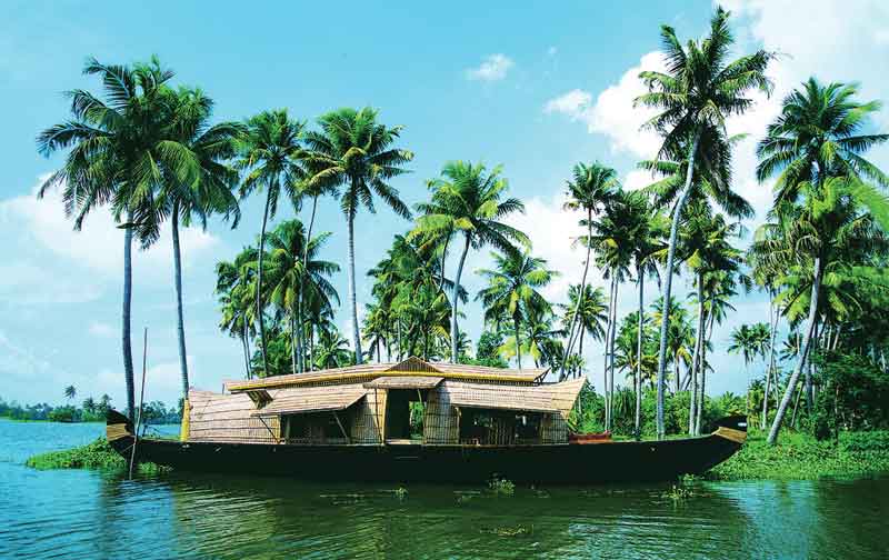 12NT & 13DYS DEEP INTO BACKWATERS AND BEACHES OF KERALA 